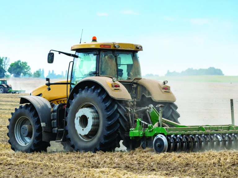 Utilaje esențiale pentru ferme mici